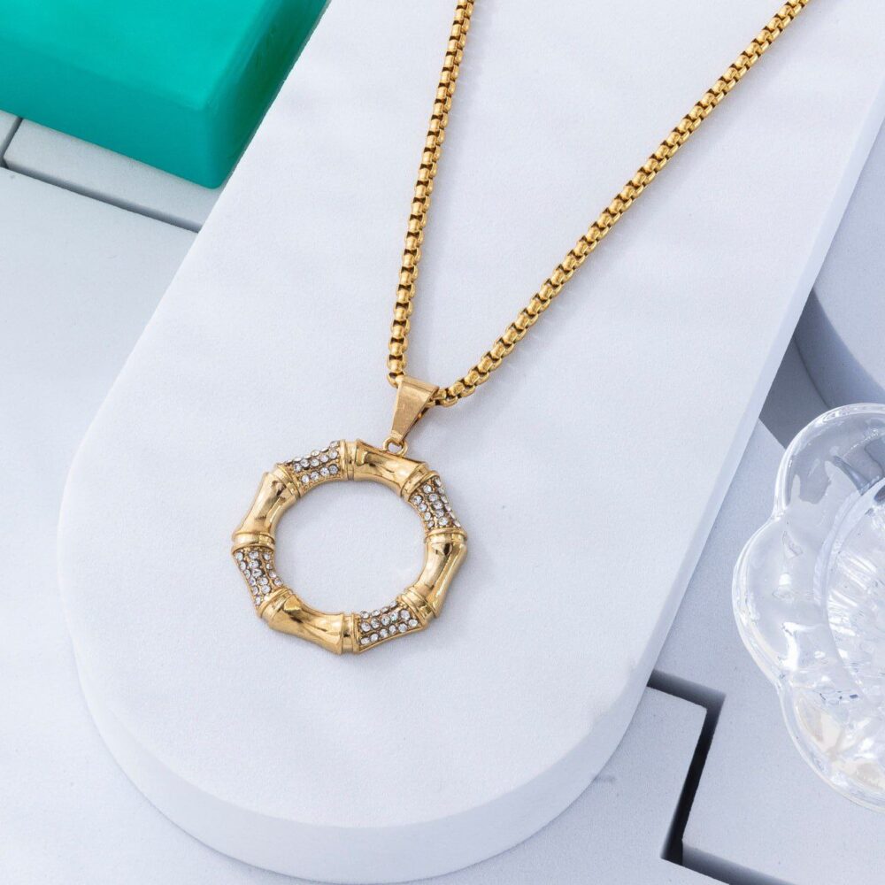 Collier à Plusieurs Modèles